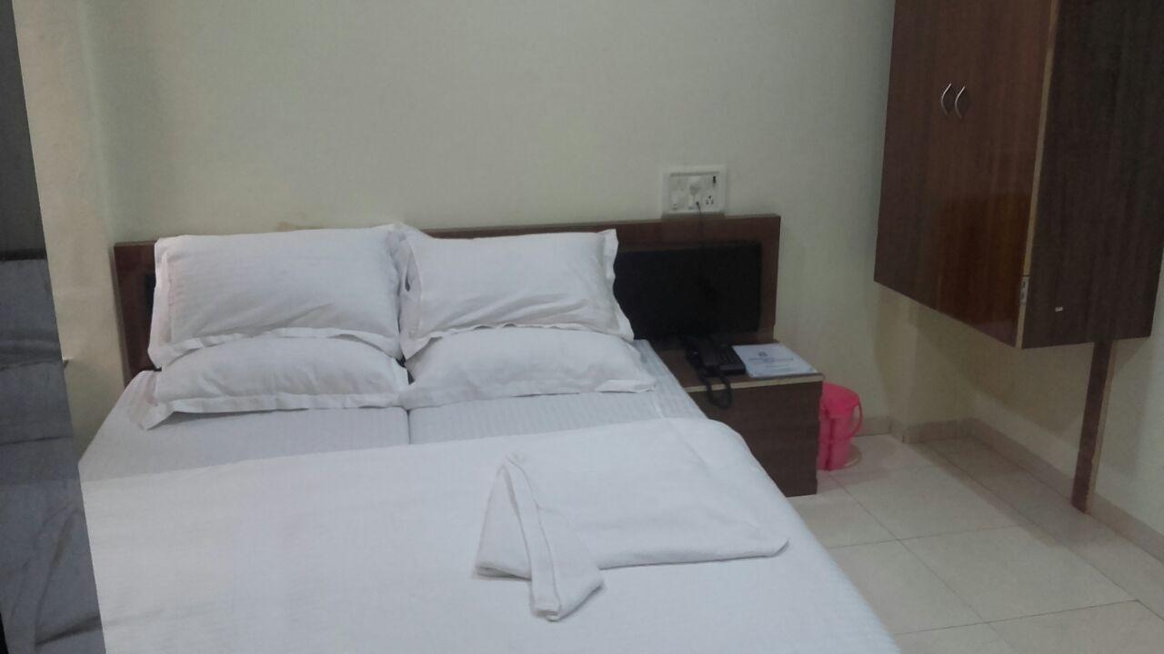 Akshara Residency Hotel Mumbai Exterior foto