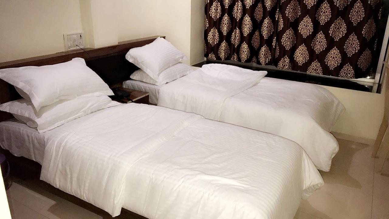 Akshara Residency Hotel Mumbai Exterior foto