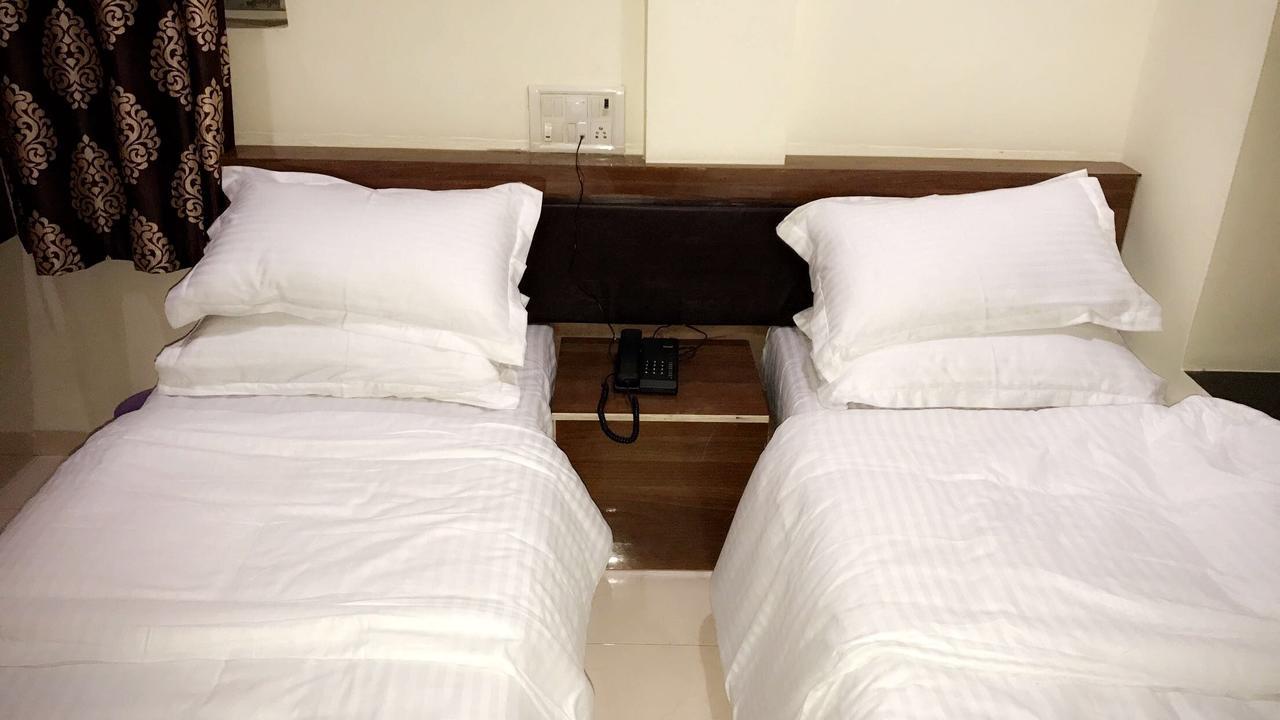 Akshara Residency Hotel Mumbai Exterior foto