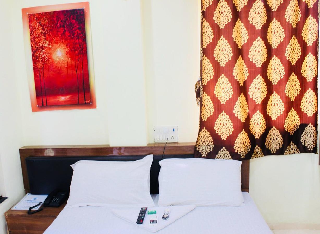 Akshara Residency Hotel Mumbai Exterior foto