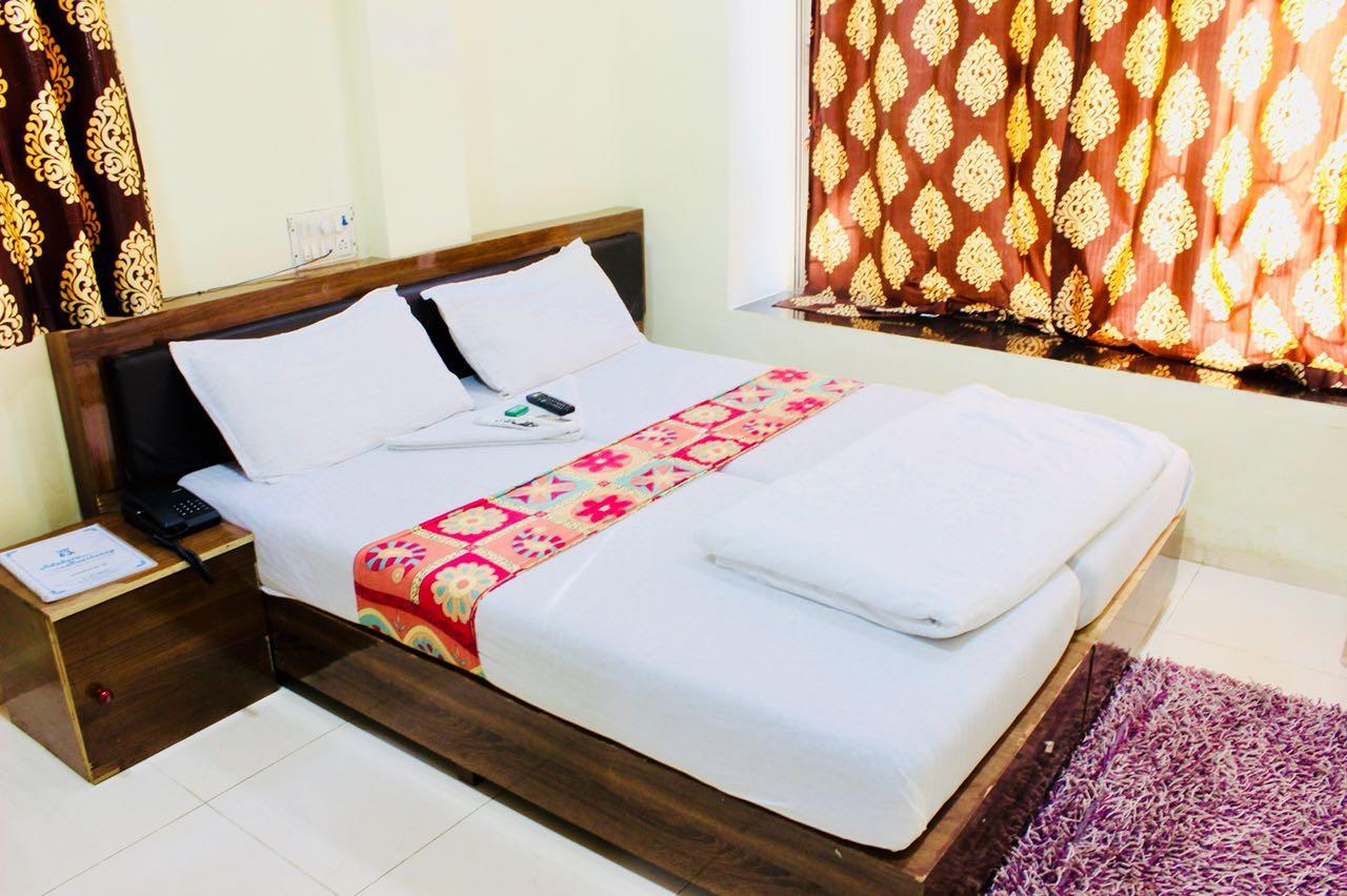 Akshara Residency Hotel Mumbai Exterior foto